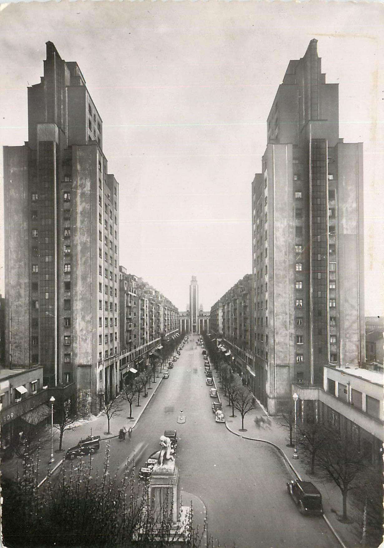 Villeurbanne (Rhône) — Les Tours de la Cité des Gratte-Ciel — Les Éditions Accellard, Lyon