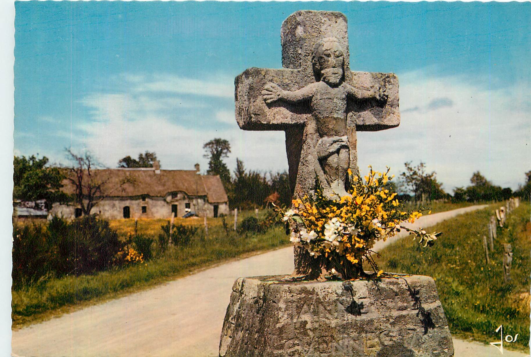 CPM La Bretagne en Couleurs Calvaire sur la Route bretonne region de Sainte anne d'Auray 