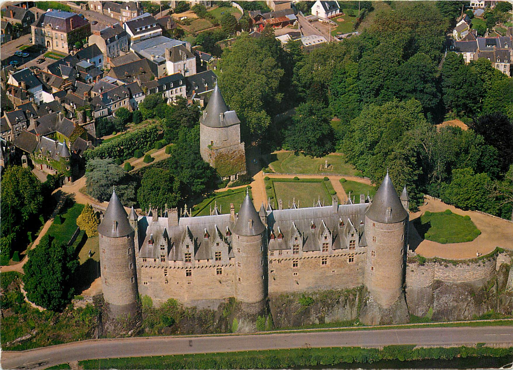 CPM La France vue de ciel Josselin Morbihan Vue d'ensemble du cjateau Cliche aerien Heurtier Rennes 
