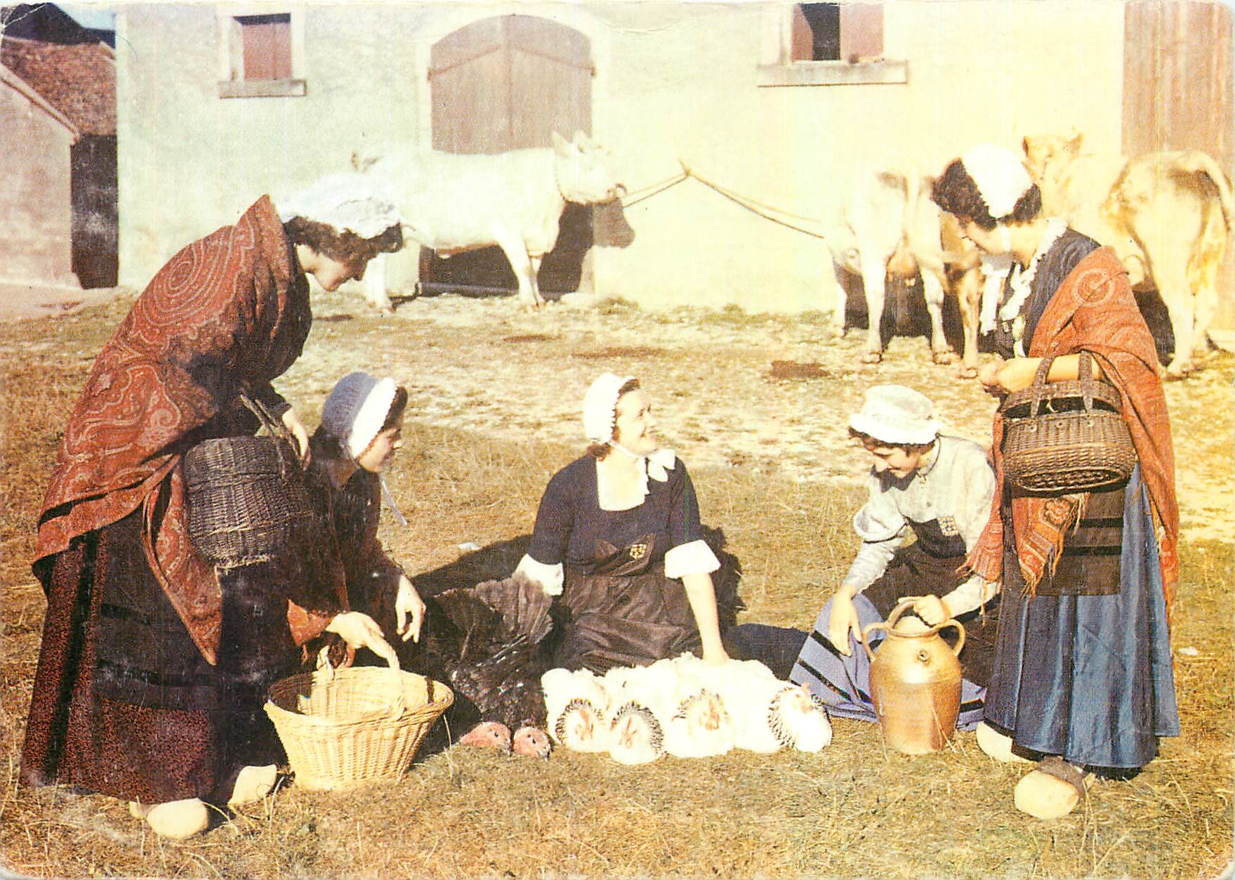 CPM Le Morvin folklorique realise avec le concours de Nivernais Morvan A la Foire Folklore
