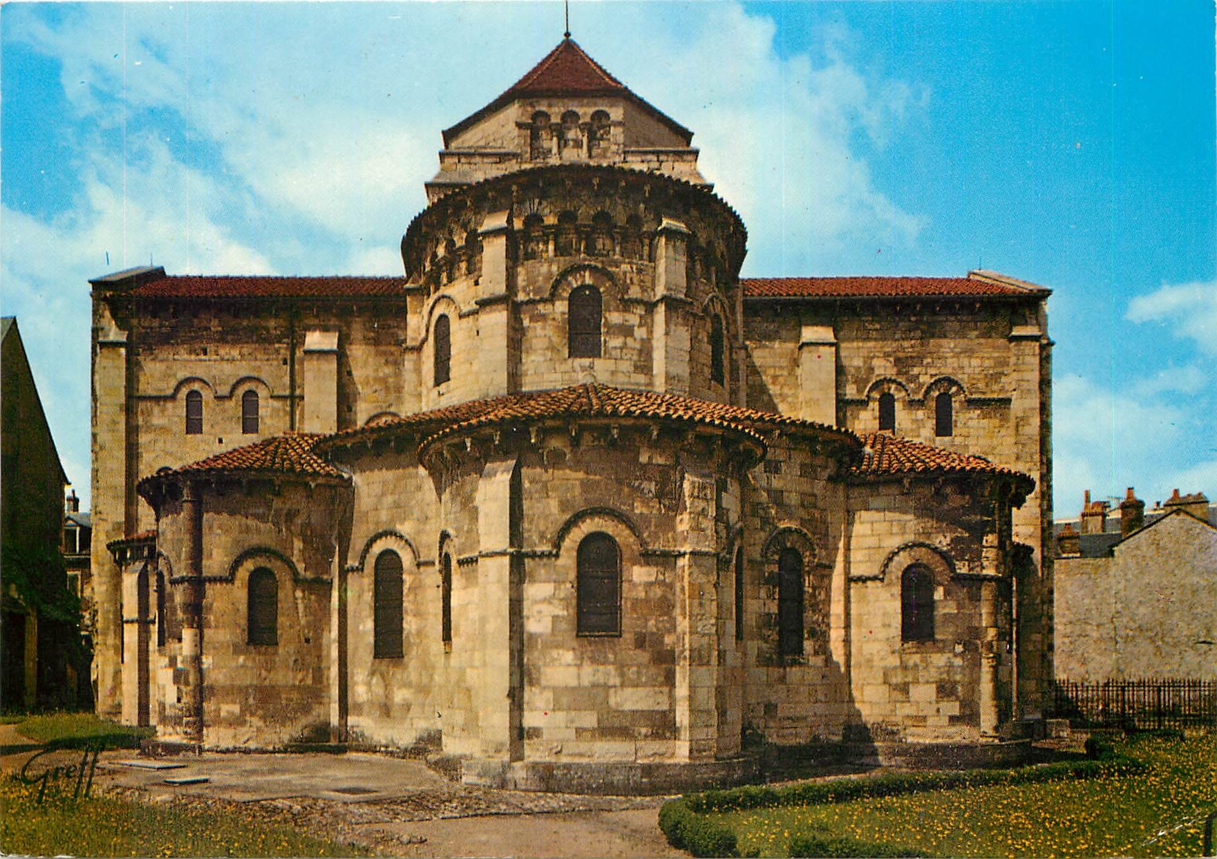 CPM Sur les bords de la Loire Nevers Nievre Eglise St Etienne 