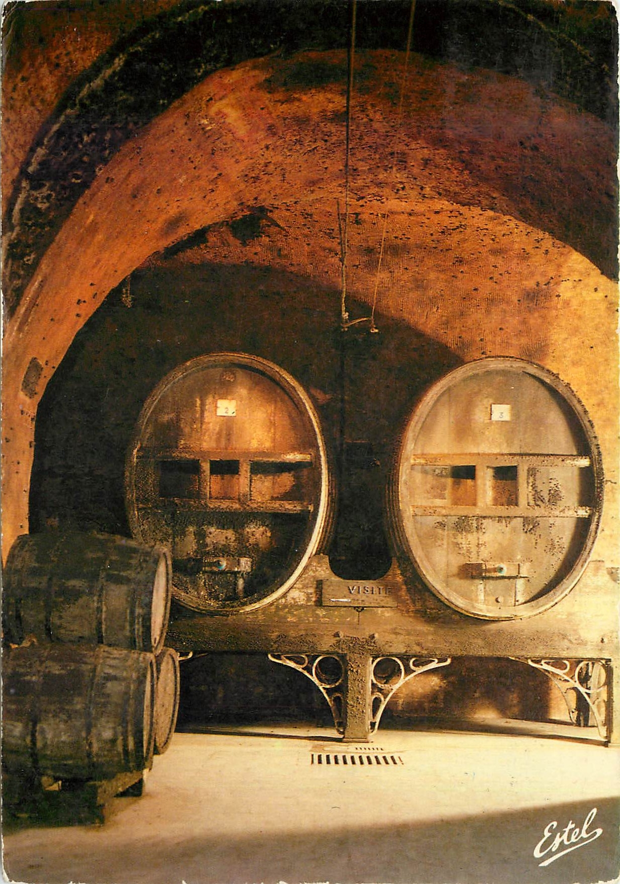 CPM En Champagne Caves moet et Chandon Epernay Marne Foudres et pieces de vins reserve 