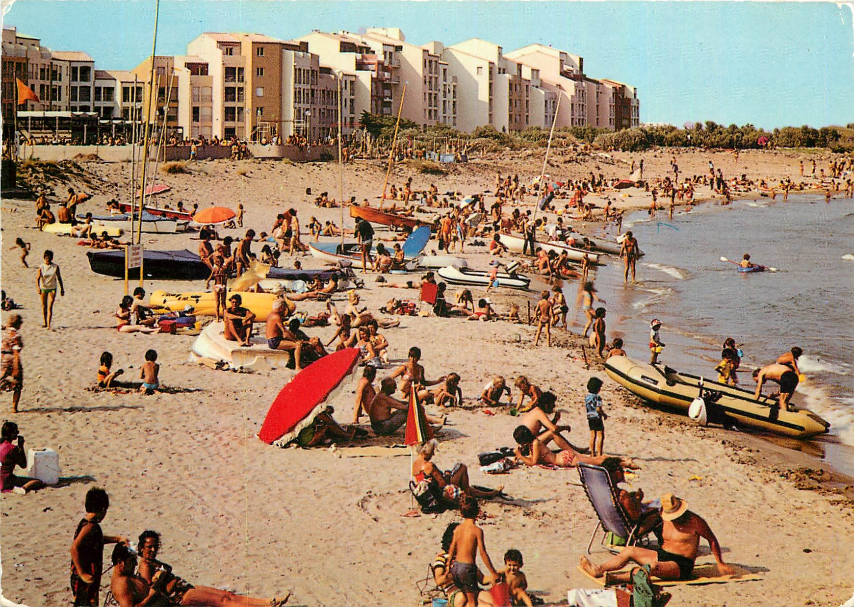 CPM Le Cap d'Agde Herault La plage du Mole et les nouvelles constructions 