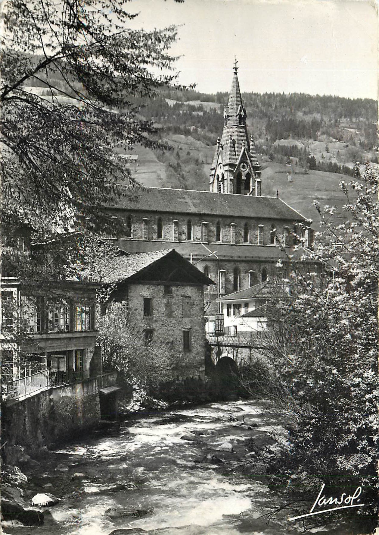 Allevard-les-Bains — L'Église et le Bréda — Éditions Chambéry (Savoie)