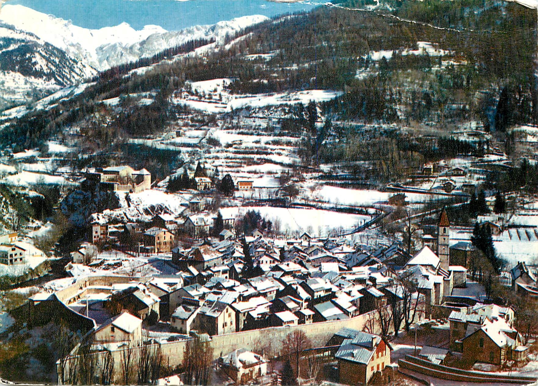 CPM Colmars B A lpes Vue generale aerienne Dans le Fort de Savoie 