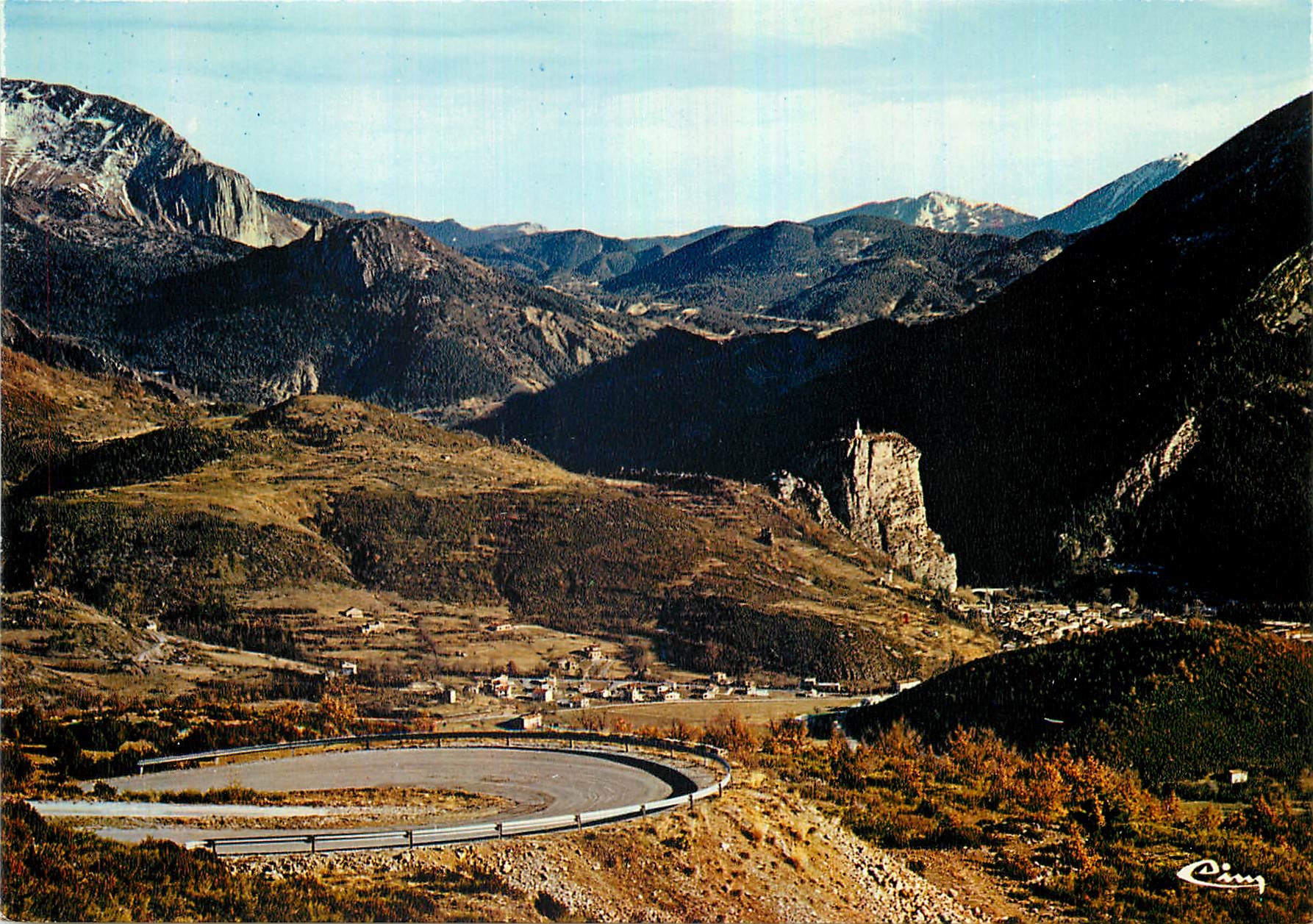 CPM Castellane Alpes de Hte Prov Vue generale depuis le col des Leques Route Napoleon 