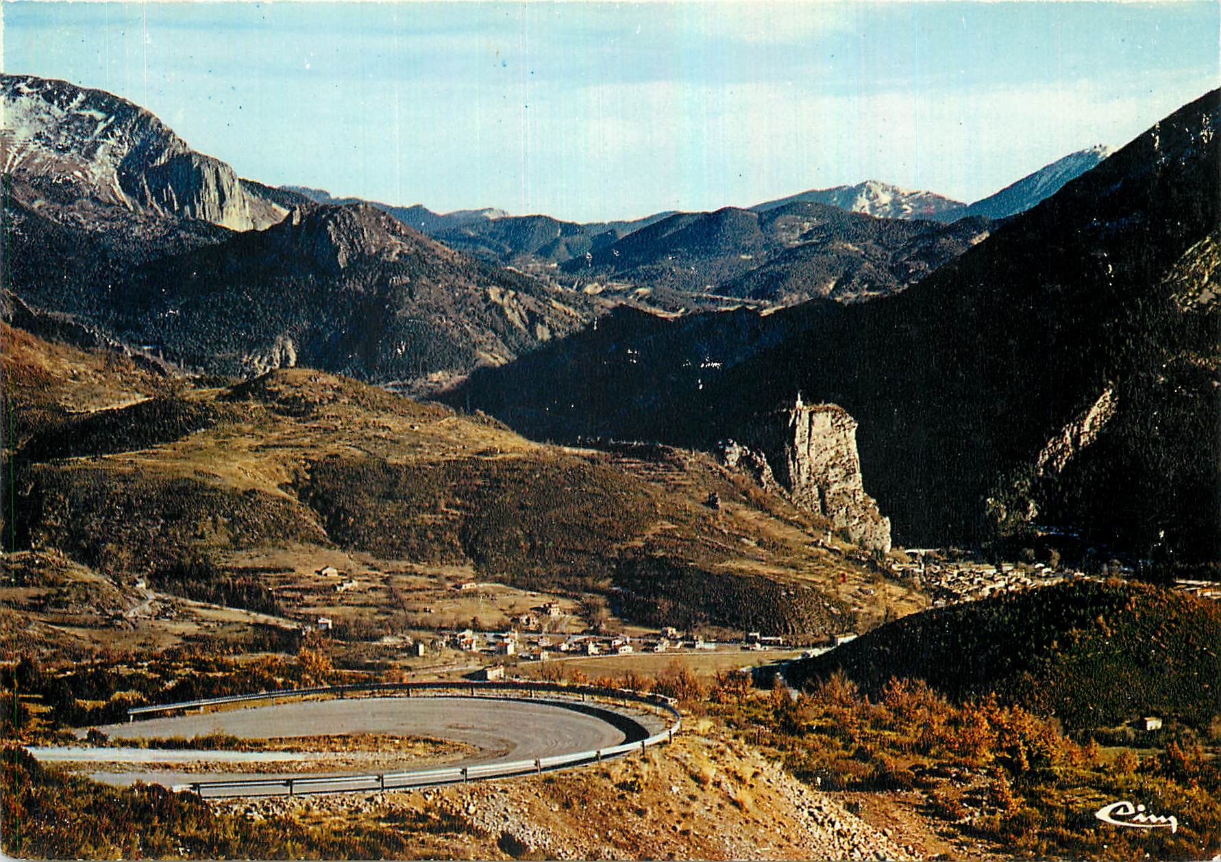 CPM Castellane Alpes de Hte Prov Vue generale depuis le col des Leques Route Napoleon 