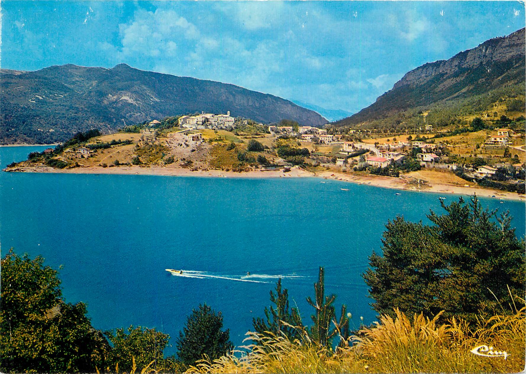 CPM St Julien du Verdon environs de St Andre les Alpes Alp de Hte Prov Le lac de Castillon et le vil