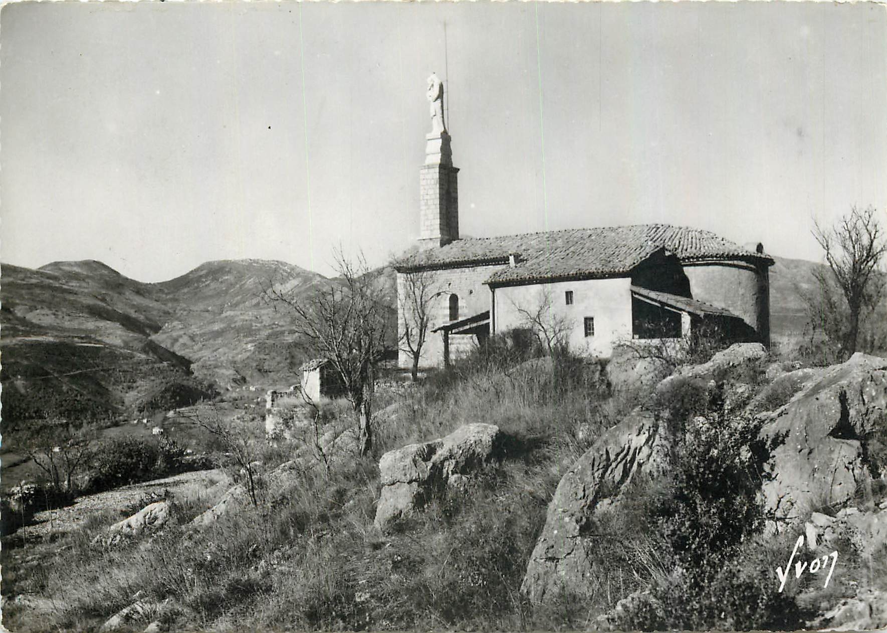 CPM Castellane Basses Alpes Chapelle de N Dame du Roc 