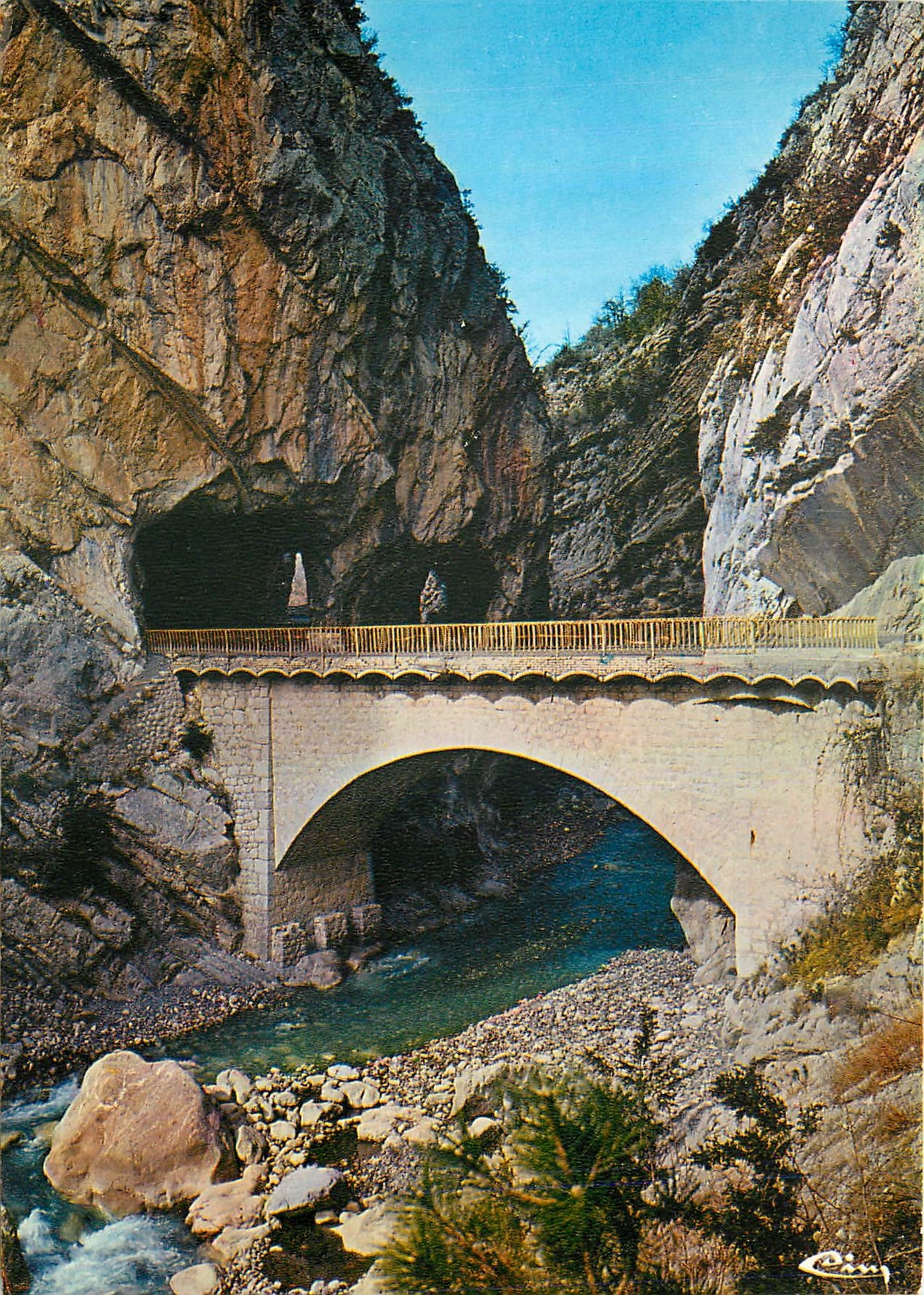 CPM Digne et les environs Alpes de Hte Prov Clues de Barles 
