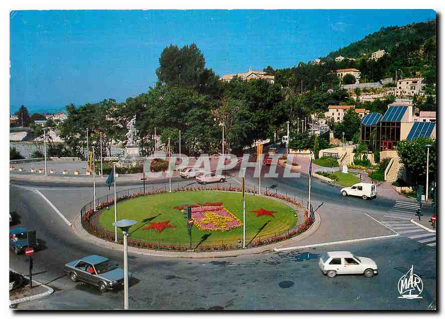 CPM Alpes de Haute Provence Digne Capitale de la Lavande Le Carrefour 