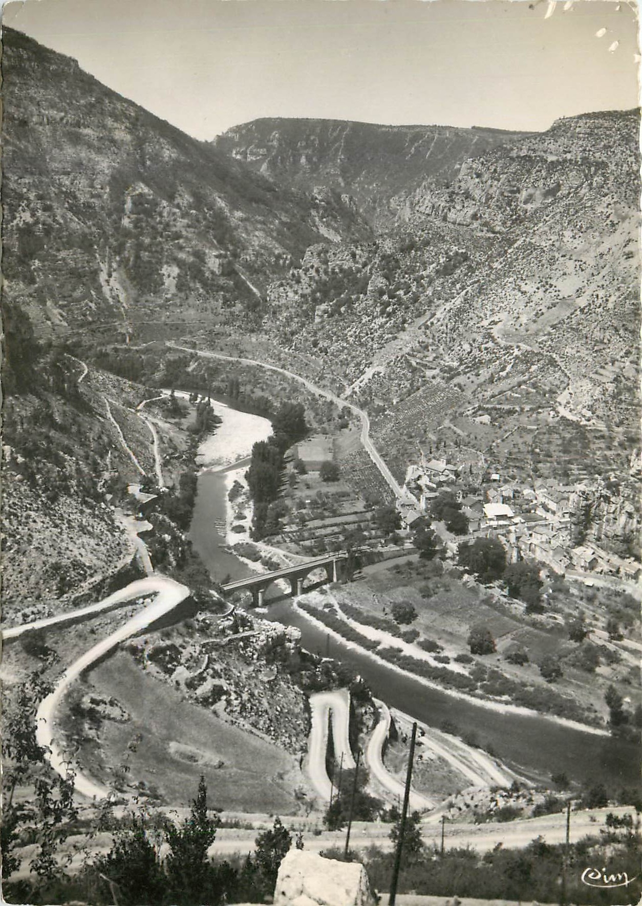 CPM Gorges du Tarn La Malene Lozere La Malene et le pont 