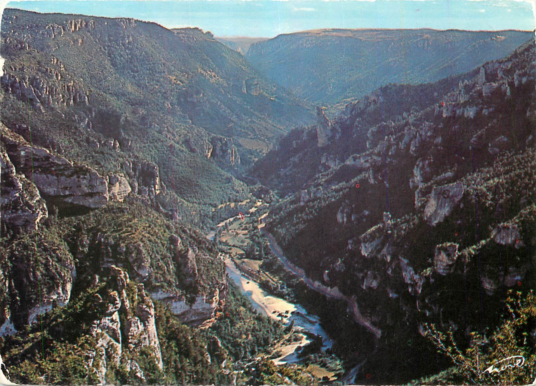 CPM Gorges de lime Vue vers le Pas de Soucy et Roc Aiguille u Tarn Lozere Le Point Sub