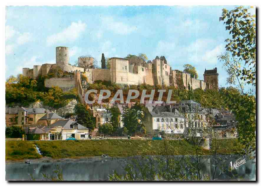 CPM Les Merveilles du Val de Loire Chinon Indre et Loire Le chateau dominant la Vienne De gauche a d
