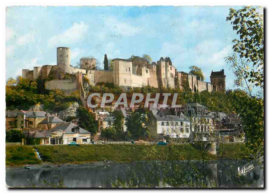 CPM Les Merveilles du Val de Loire Chinon Indre et Loire Le chateau dominant la Vienne De gauche a d