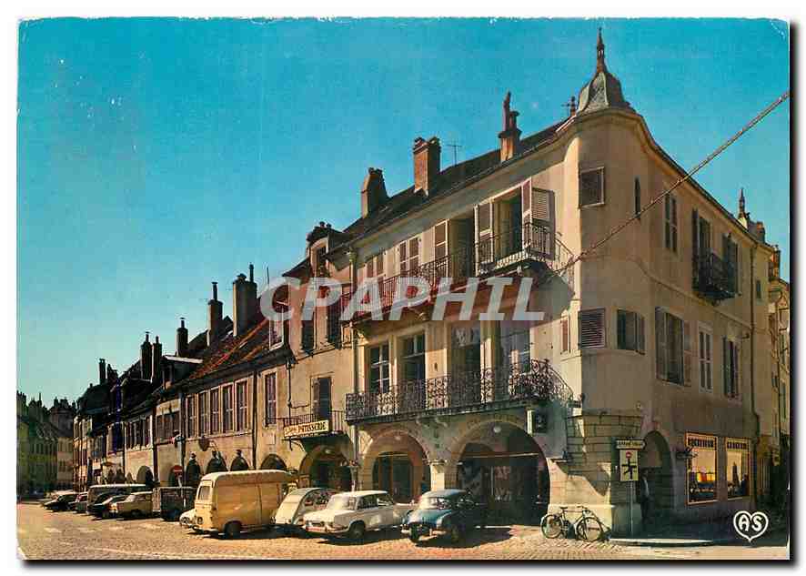 CPM Lons le Saunier Jura Rue du Commerce Les Arcades dans cette rue est ne Rouget de Lisie 