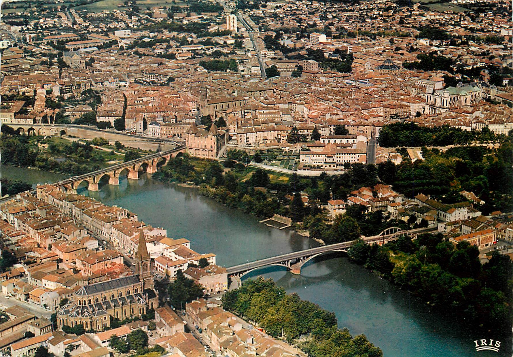 CPM Montauban vu du ciel Le faubourg de Villebourbon les Ponts sur le Tarn et la Ville 