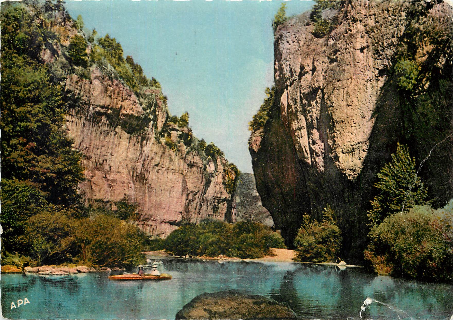 CPM En Parcourant les Gorges du Tarn Les Detroits 