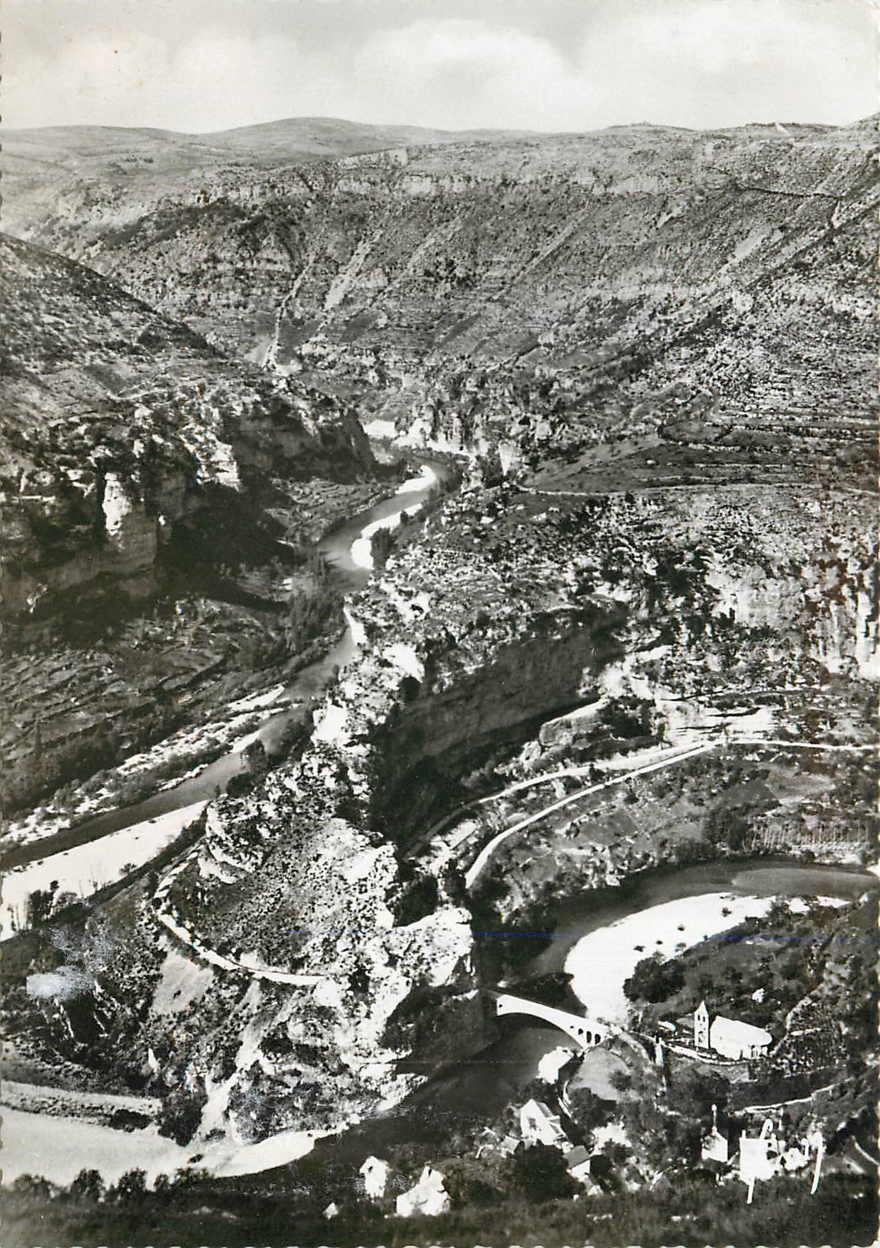 Gorges du Tarn — Le cirque et la boucle du Tarn — Les Éditions d'Art 'TV OK'