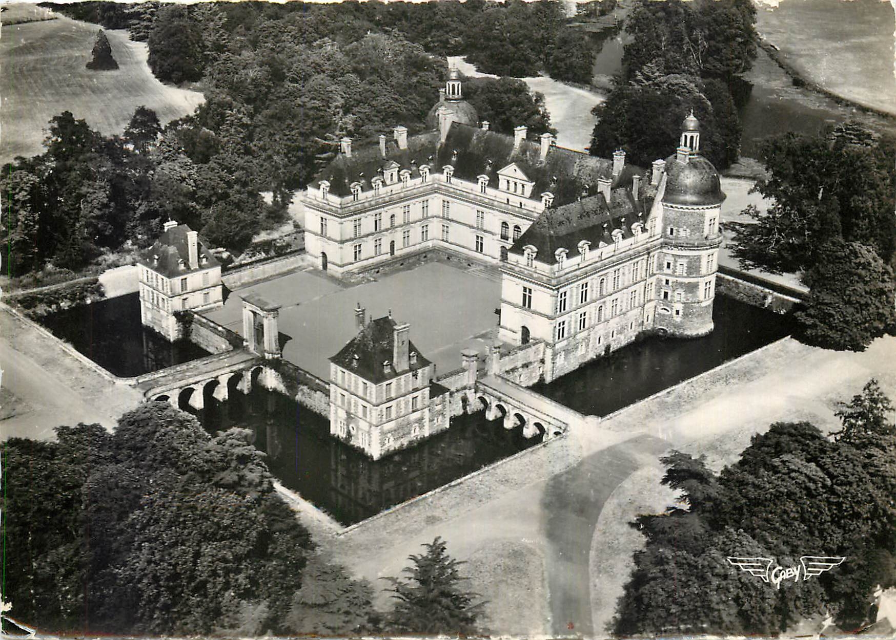 CPM La France vue du Ciel Saint Georges sur Loire M et L Chateau de Serrant 