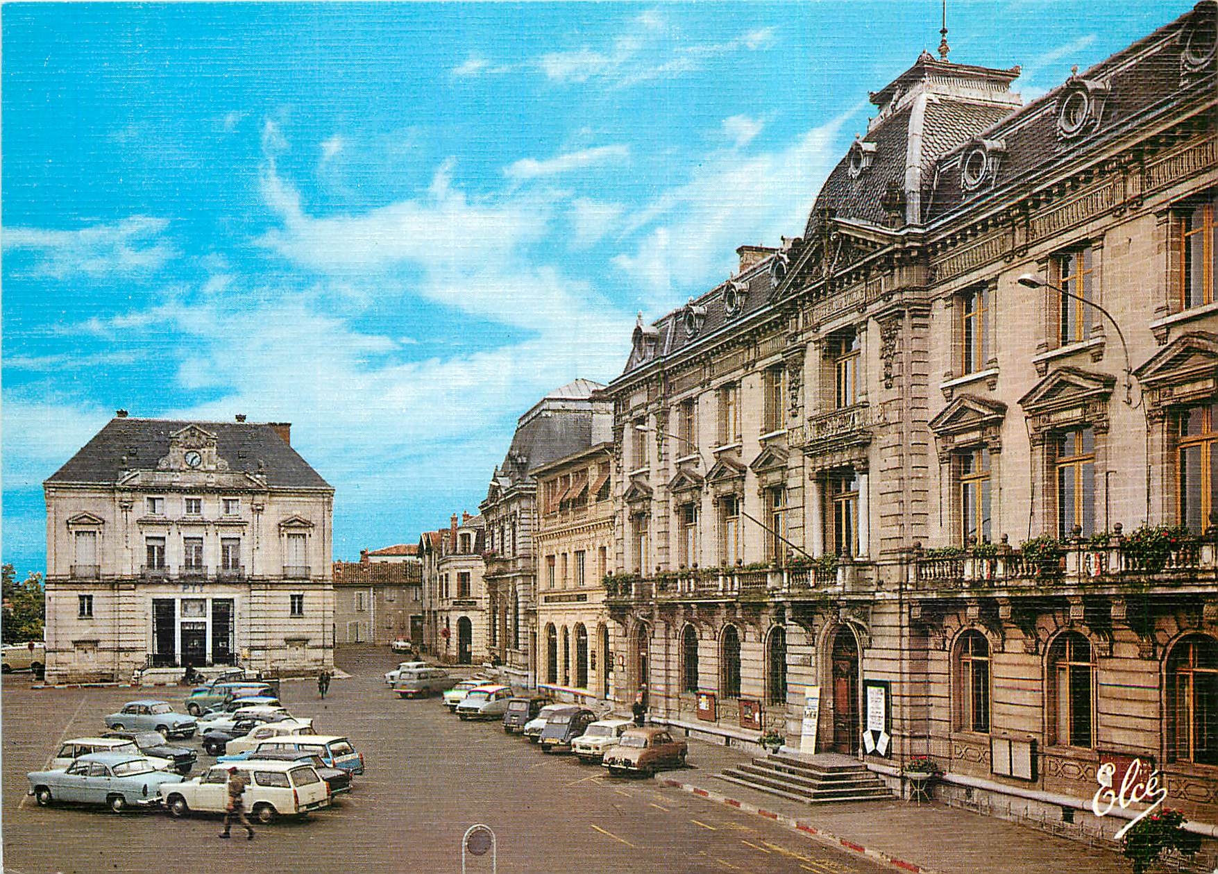 CPM Mont de Marsan Place de l'Hotel de Ville et la Poste 