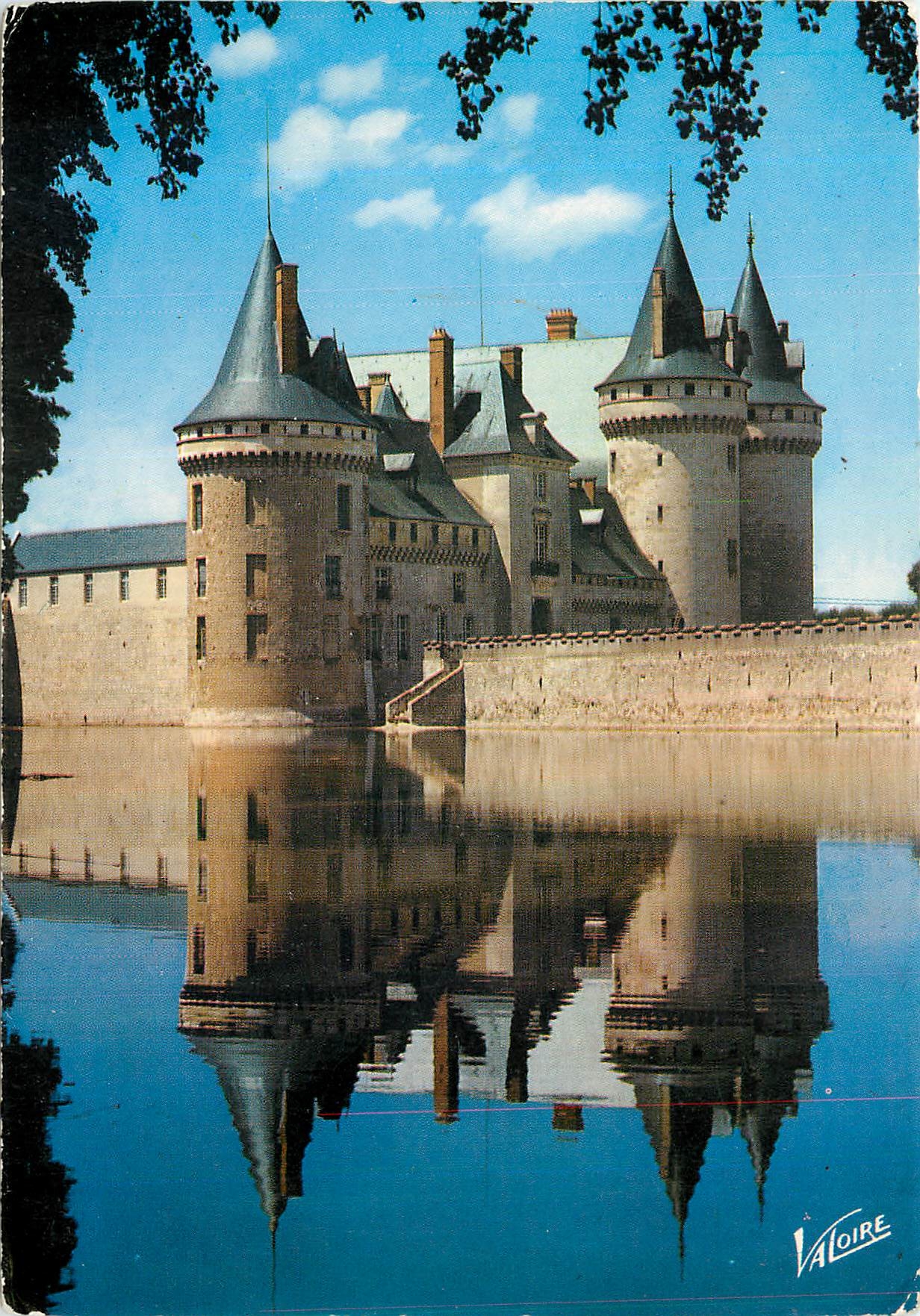 CPM Les Merveilles du Val de Loire Sully sur Loire Loiret Le Chateau fortresse feodale et son reflet
