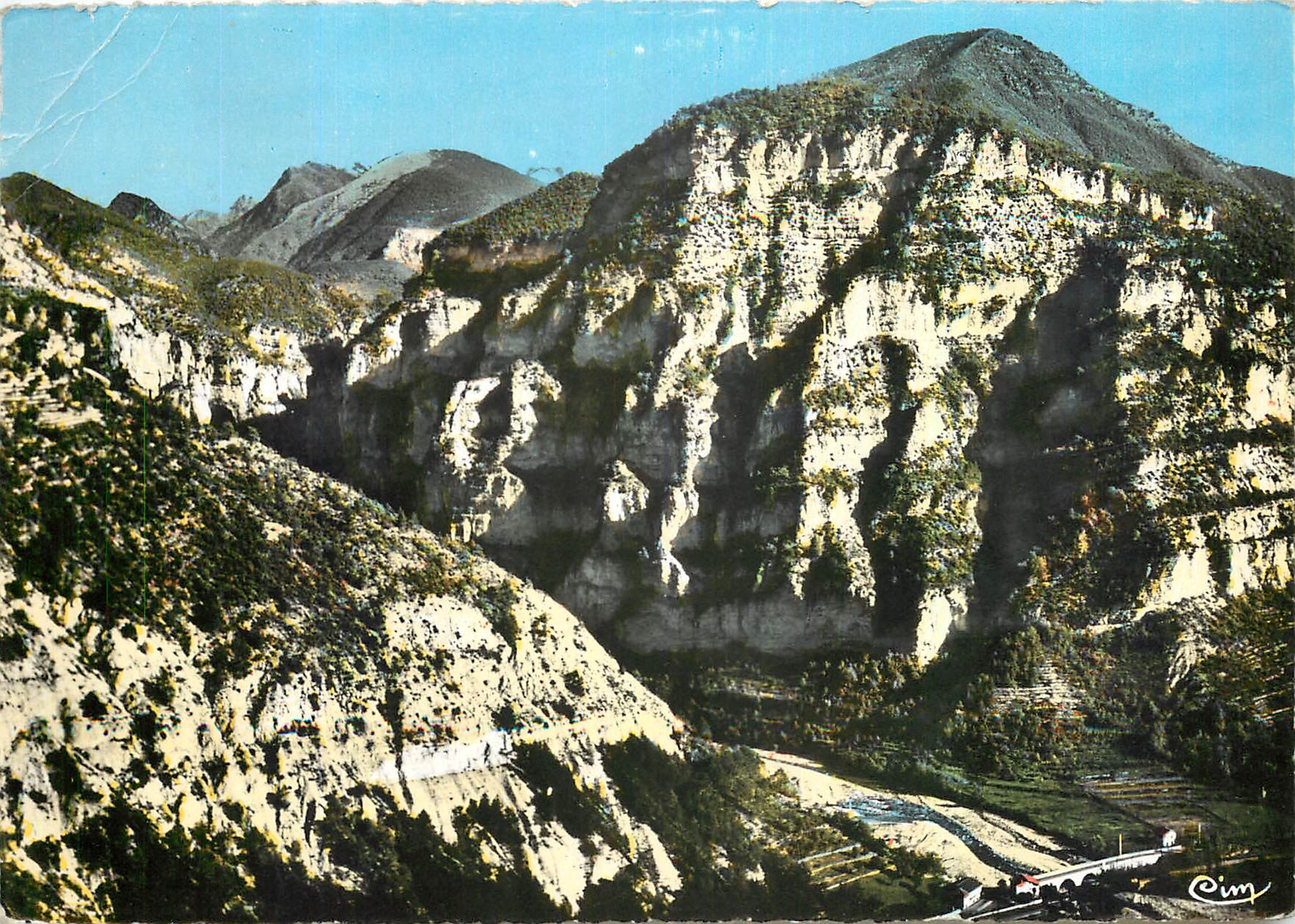 CPM Touet sur Var Alpes Mmes Vue aerienne de l'entree des Gorges du Cians 