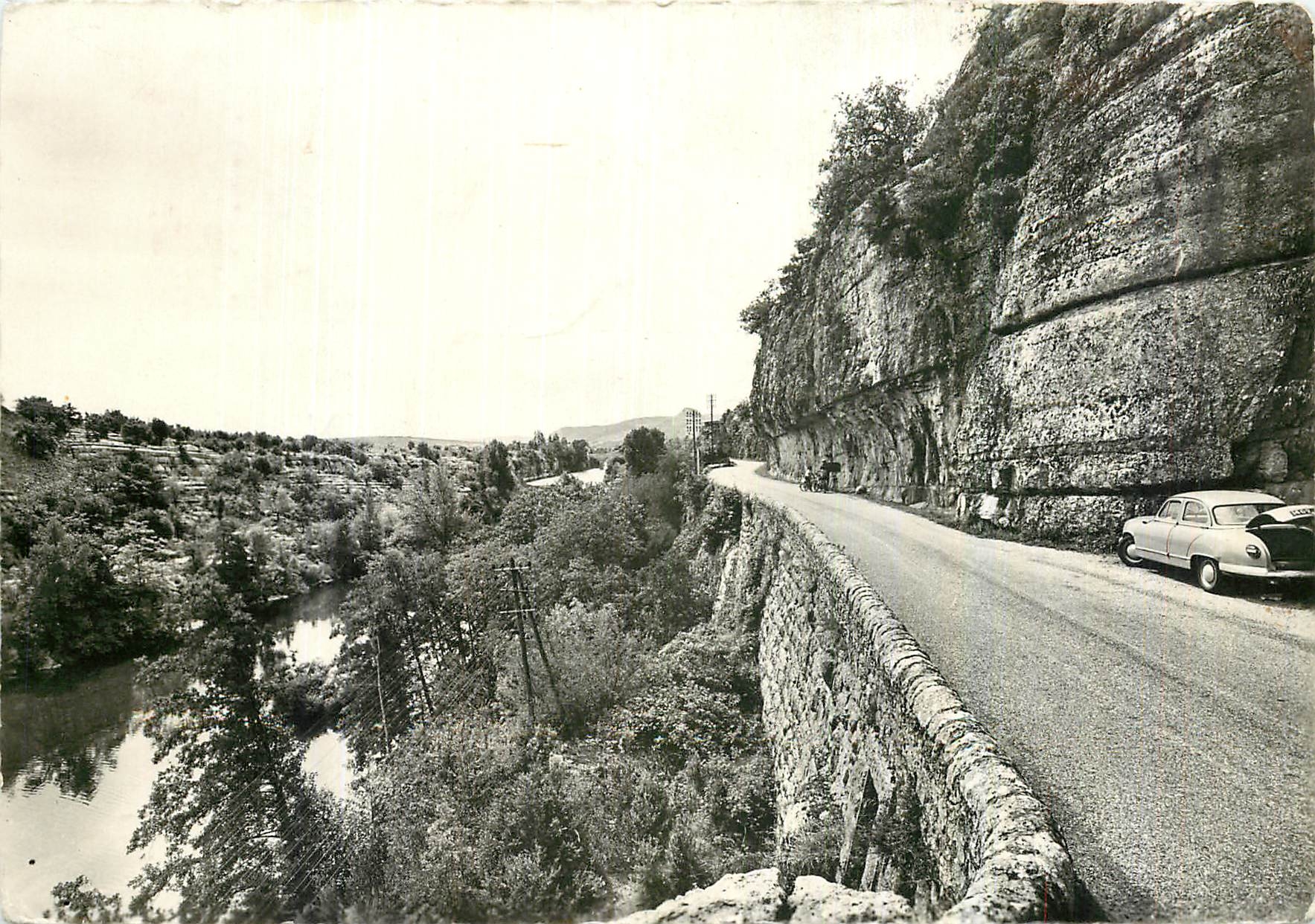 Les Gorges de l'Ardeche — Défilé de Buëtetz — Éditions Cellaard Bron