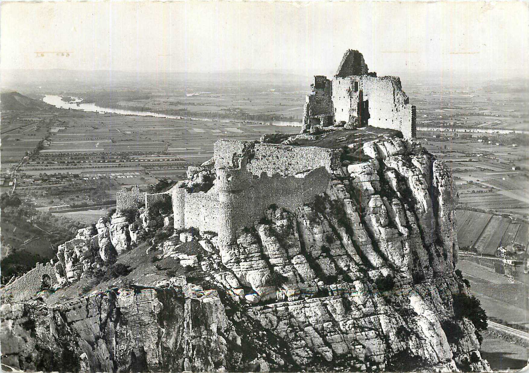 Le Rhône, vu des ruines du château de Crussol à Saint-Péray (Ardèche) — Les Éditions J. Cellard, 13, rue de l'Économie, Bron (Rhône)