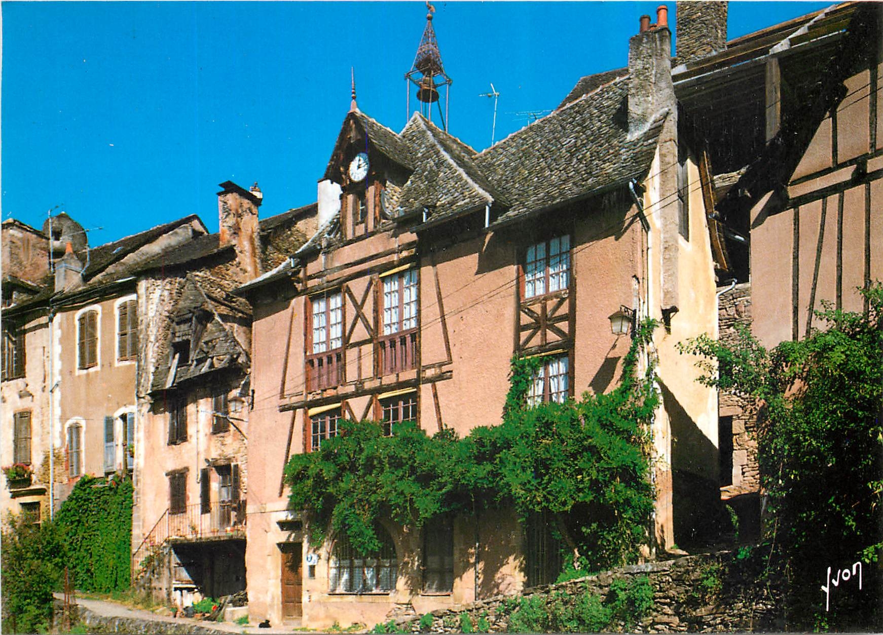 CPM Couleurs et Lumiere de France Conques en Rouergue Aveyron 