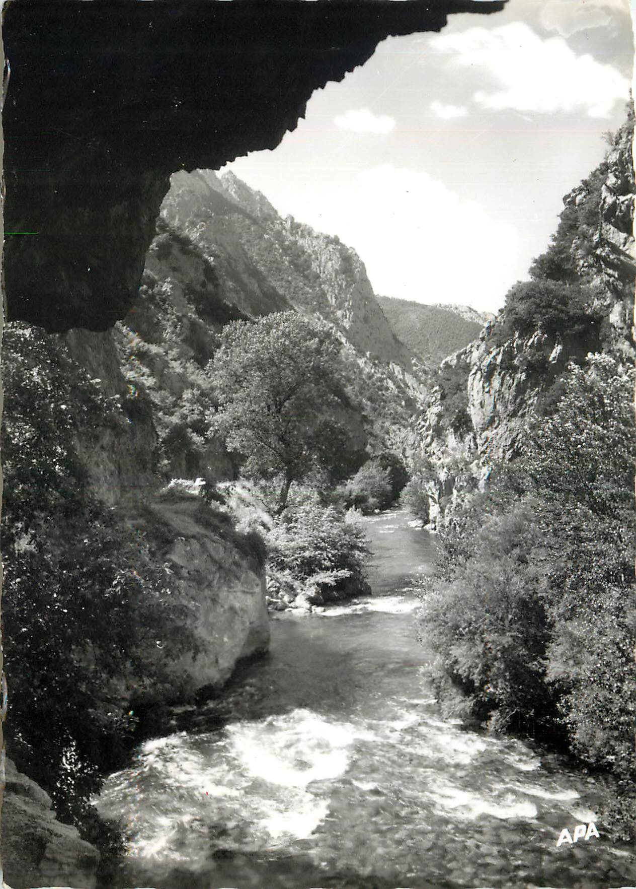 CPM En Parcourant les Gorges de l'Aude Defile de Pierre Lys 