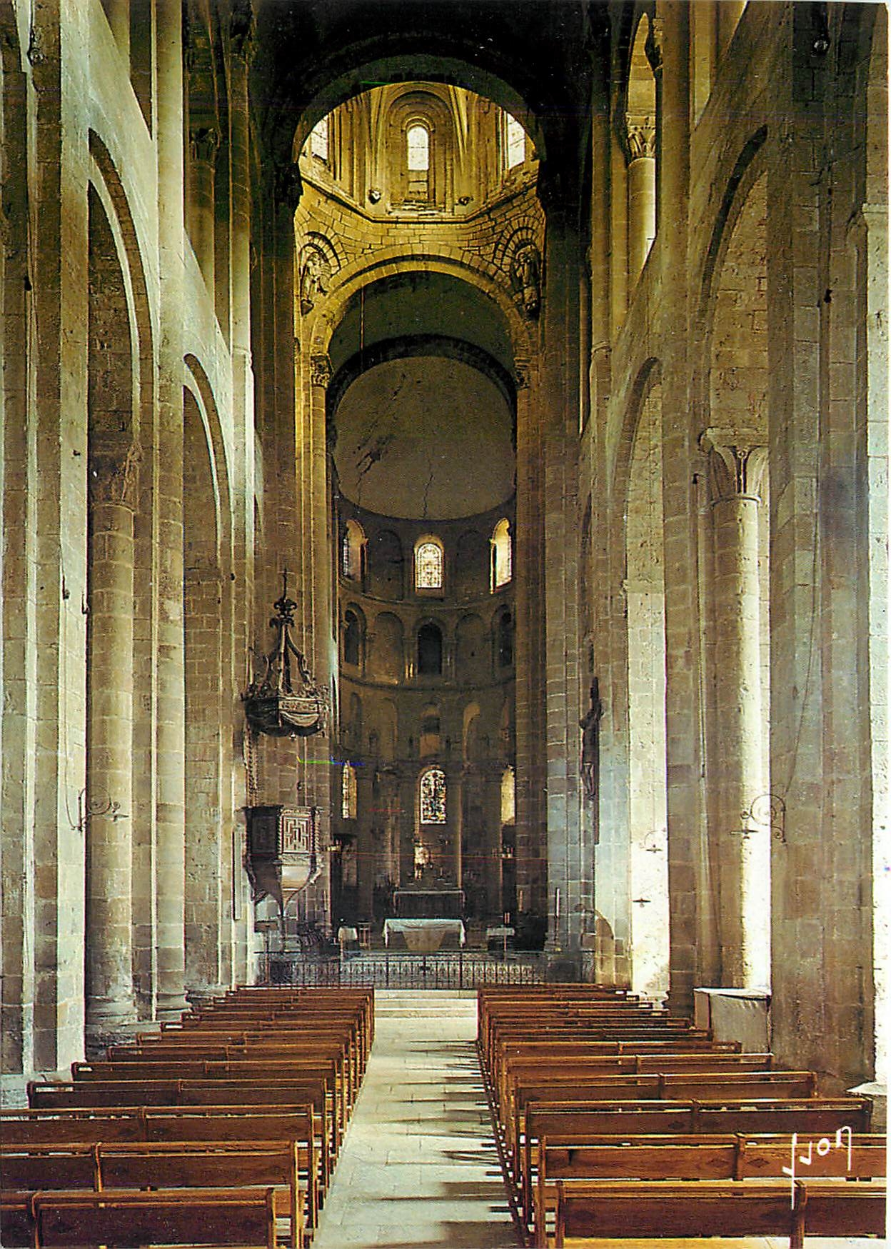 CPM Couleurs et Lumiere de France Conques en Rouergue Aveyron La nef principale 