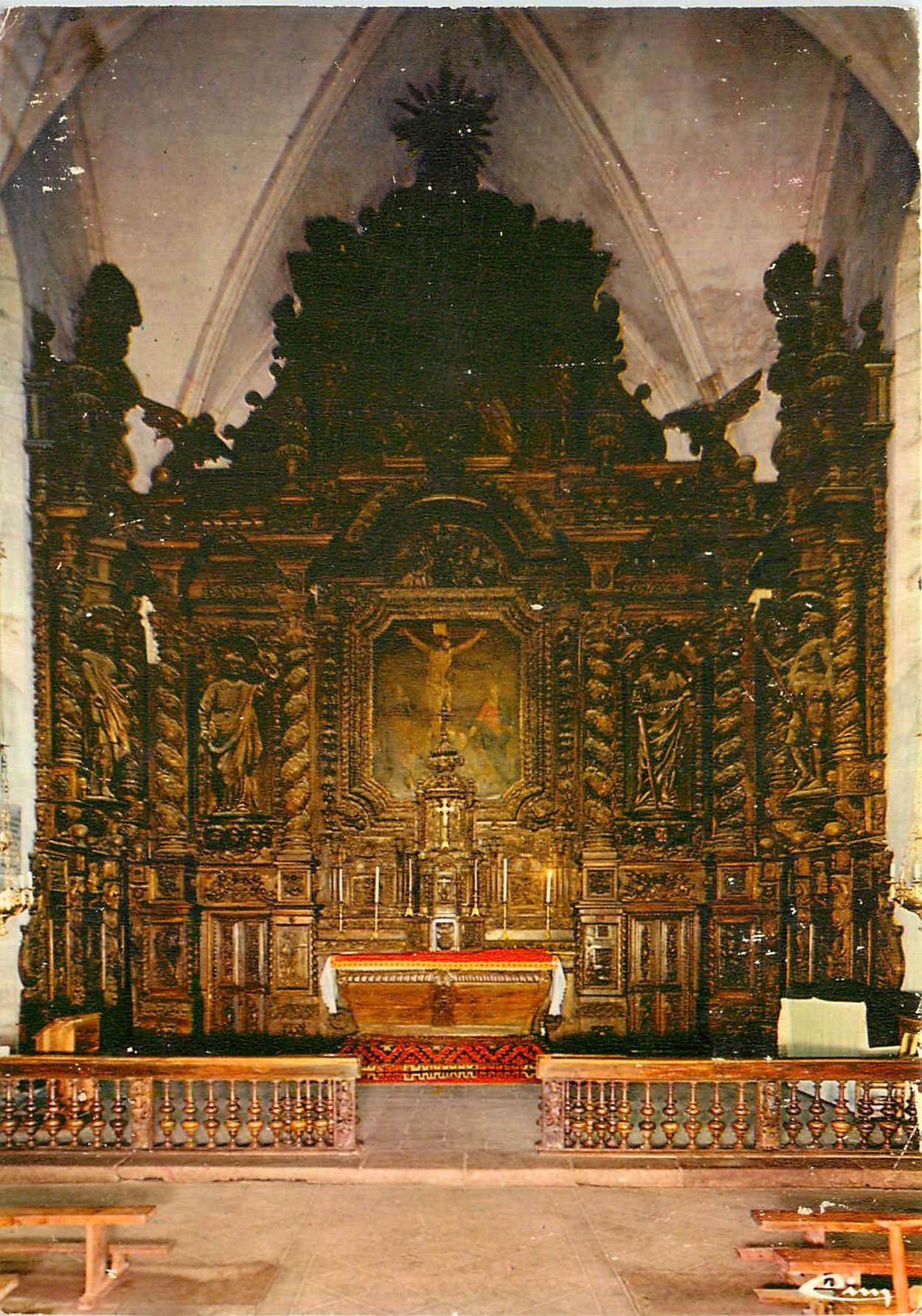 CPM Naves Correze Retable de l'Eglise Vue d'ensemble 