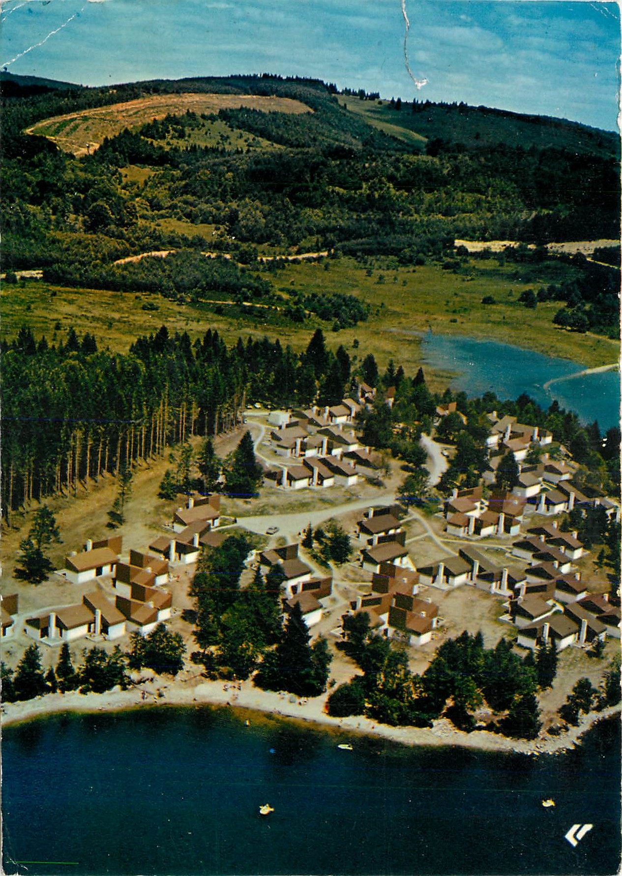 CPM Le Limousin Touristique Le Village de Masgangreas au bord du lac de Vassiviere 