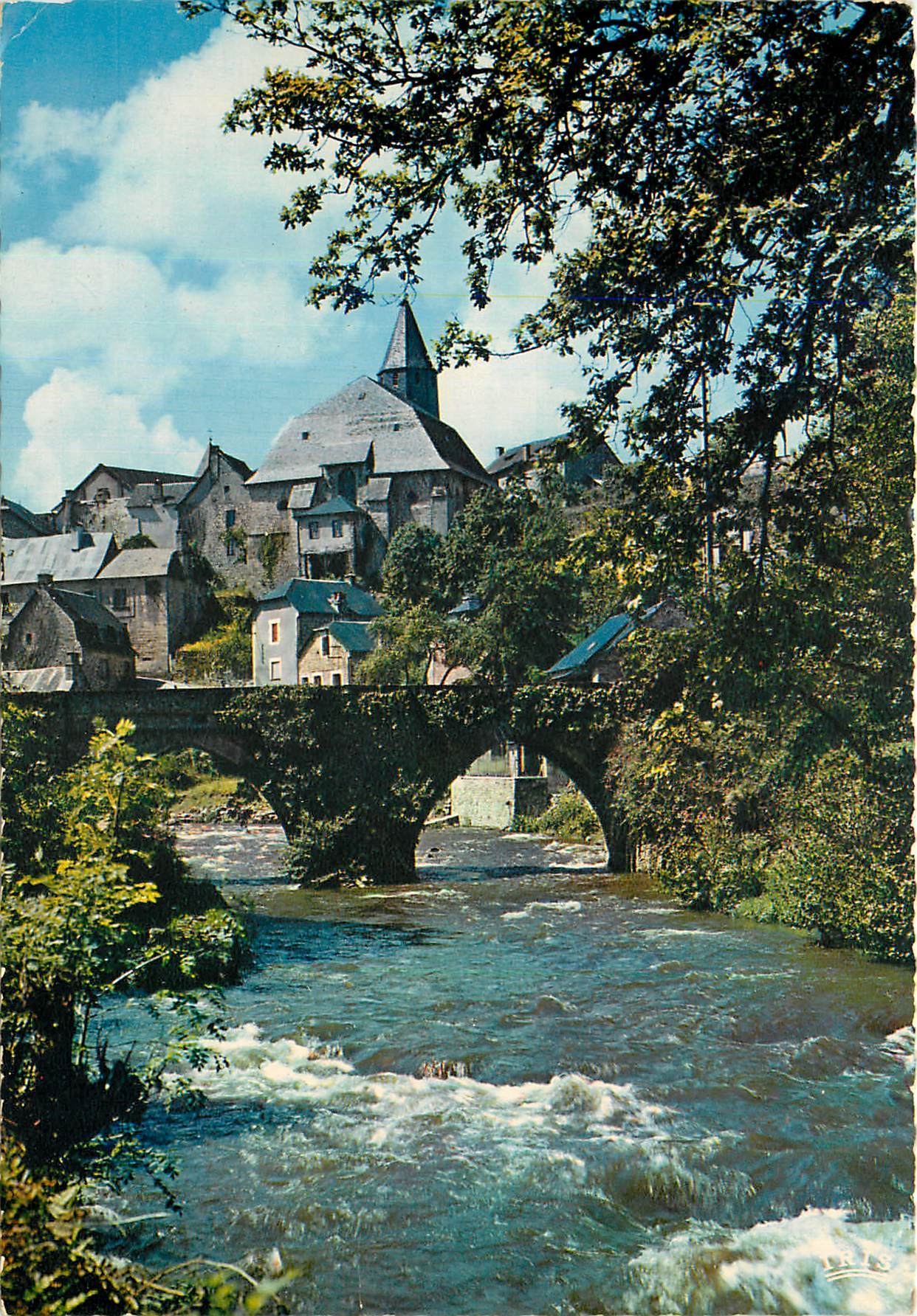 CPM Correze Pittoresque Vallee de la Vezere Treignac Station touristique 