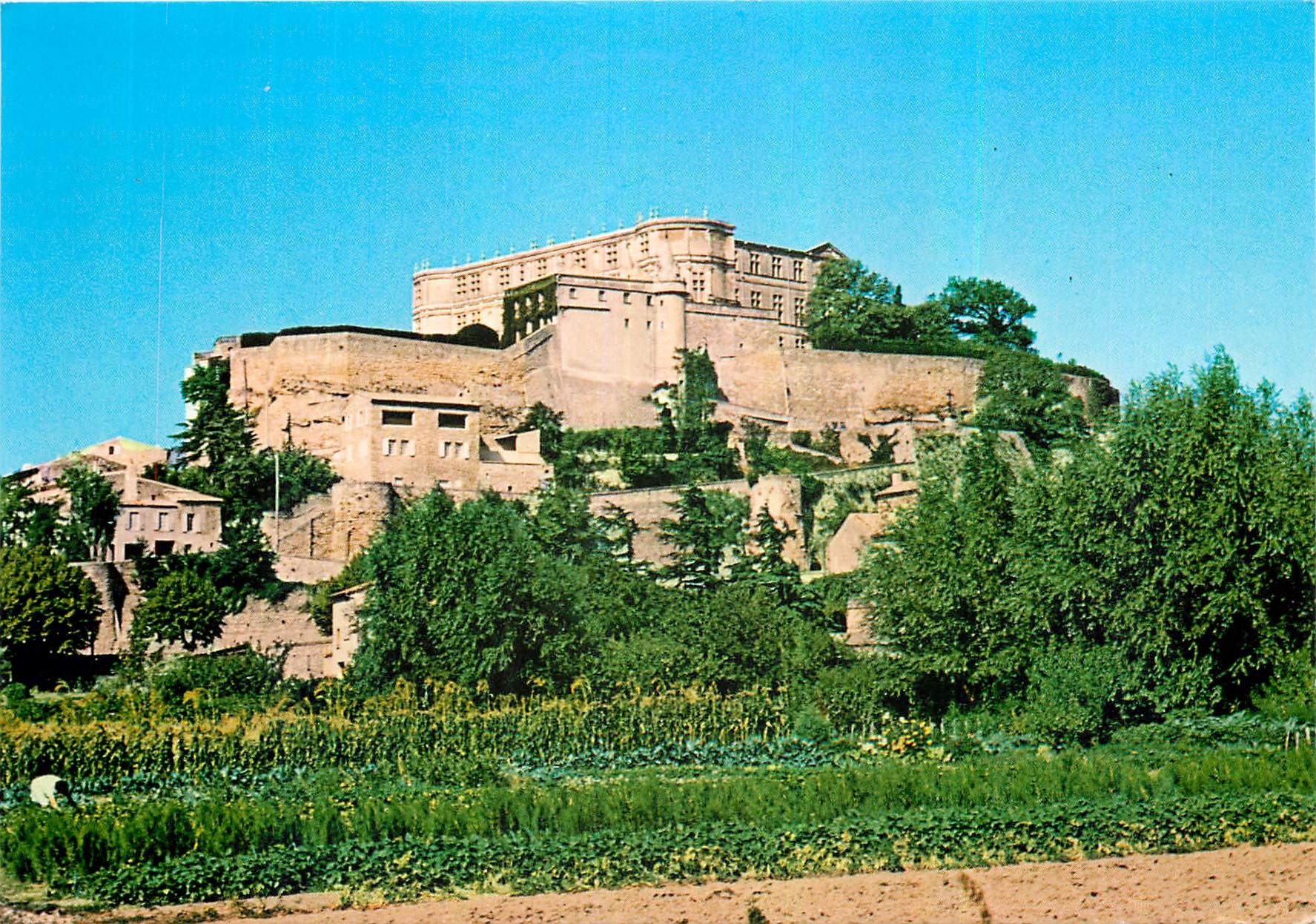 Château de Grignan — vue générale — Éditions de Provence G.A.L.