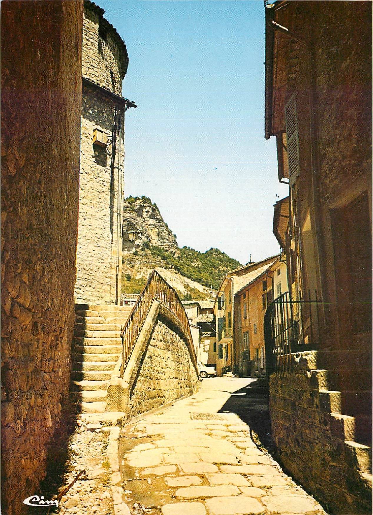 CPM Annot Alpes de Hte Prov Station estivale Vieille rue 