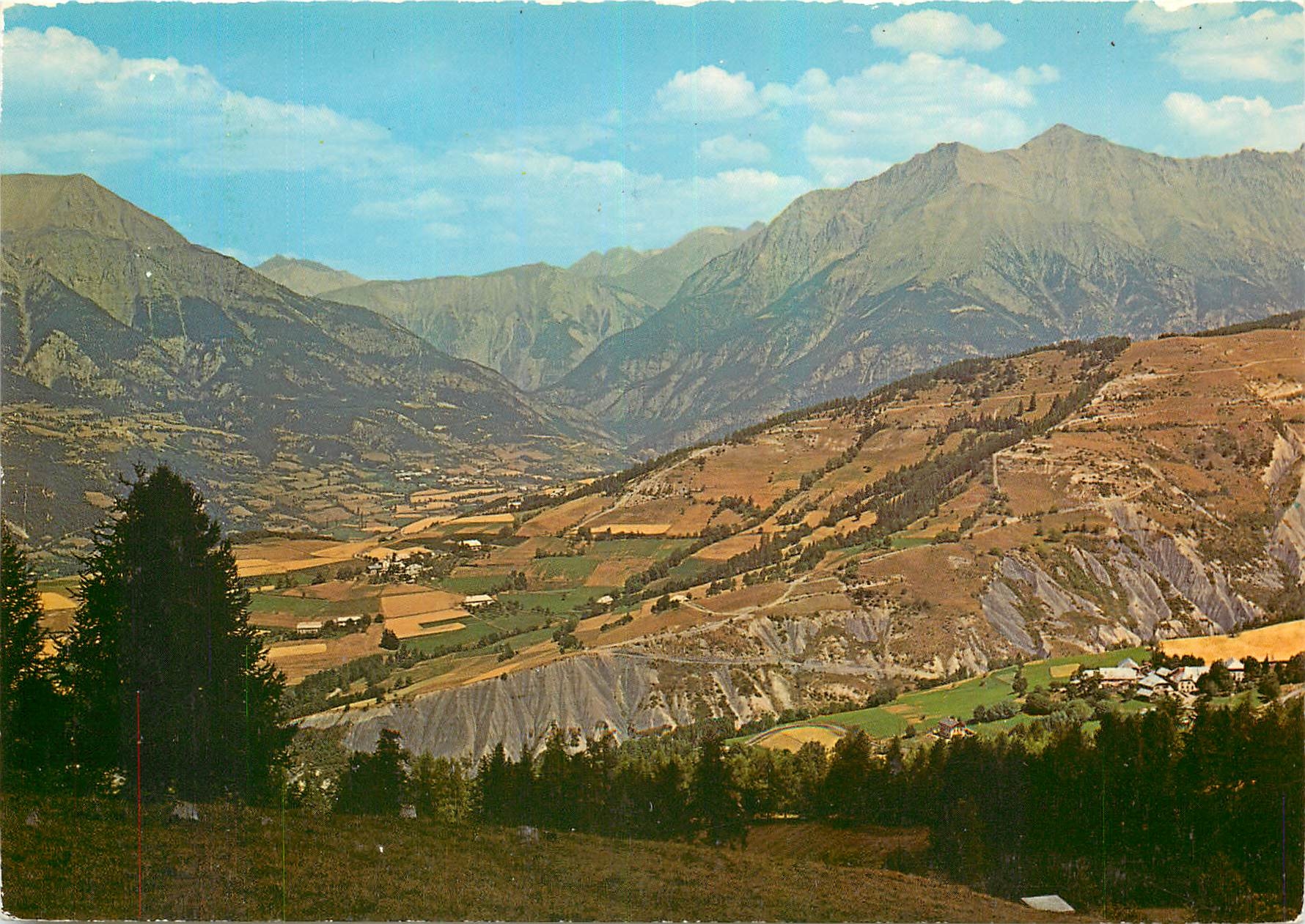 CPM Le Sauze Alp de Hte Prov Un aspect de la station l'ete 