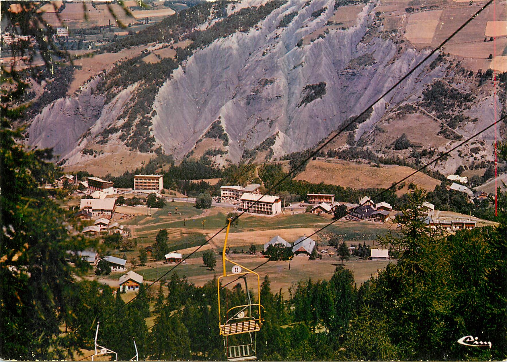 CPM Le Sauze Alp de Hte Prov Station ete hiver Vue generale 