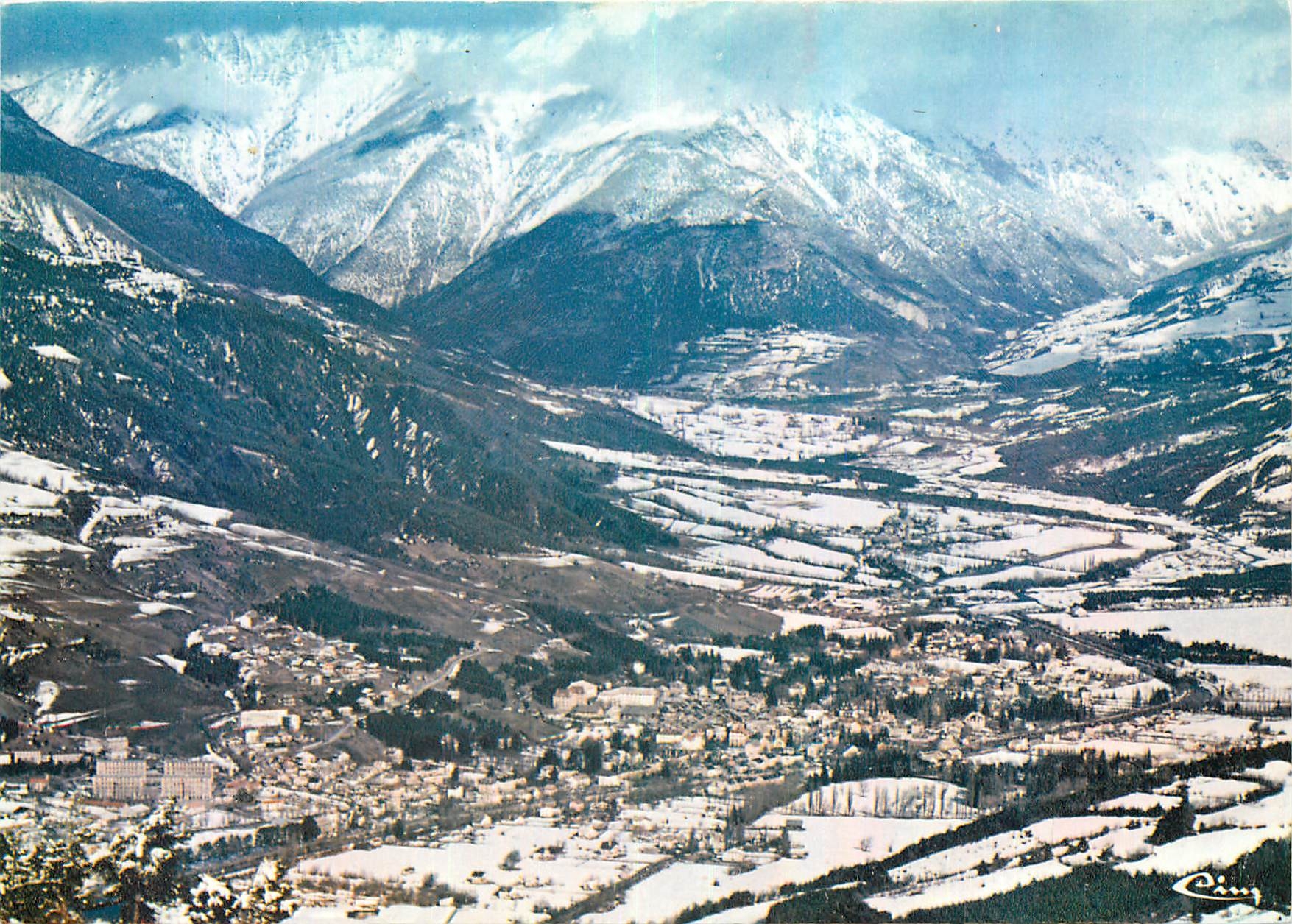 CPM Barcelonnette Alp de Hte Prov La ville et la vallee de l'Ubaye sous la neige 