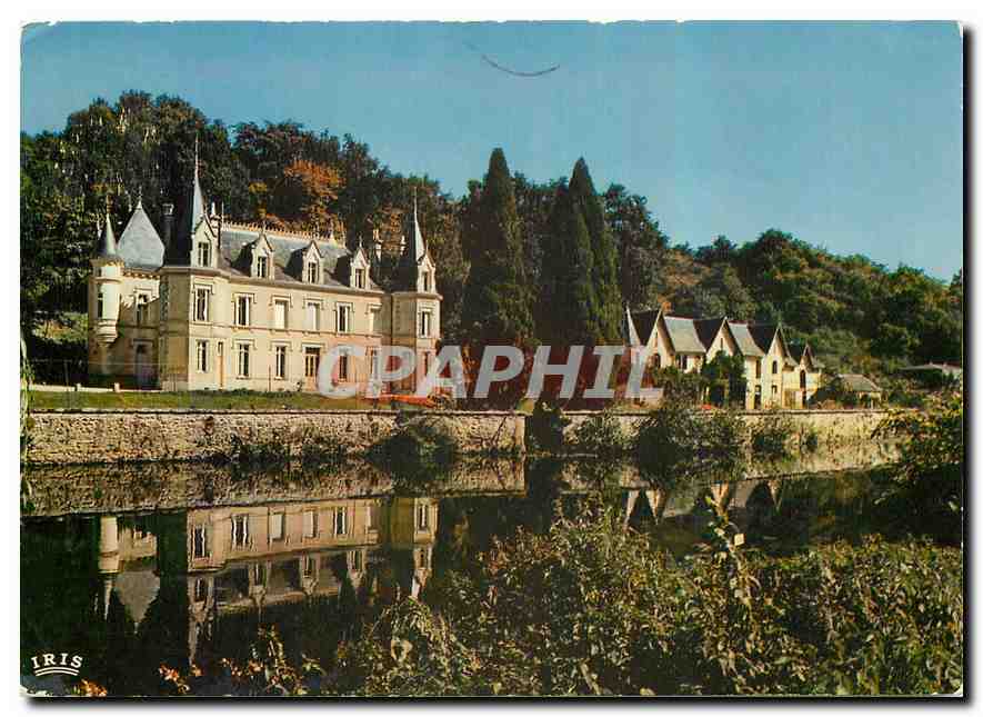 CPM En Poitou Aux environs de Parthenay Deux Sevres Chateau de Pomperain 
