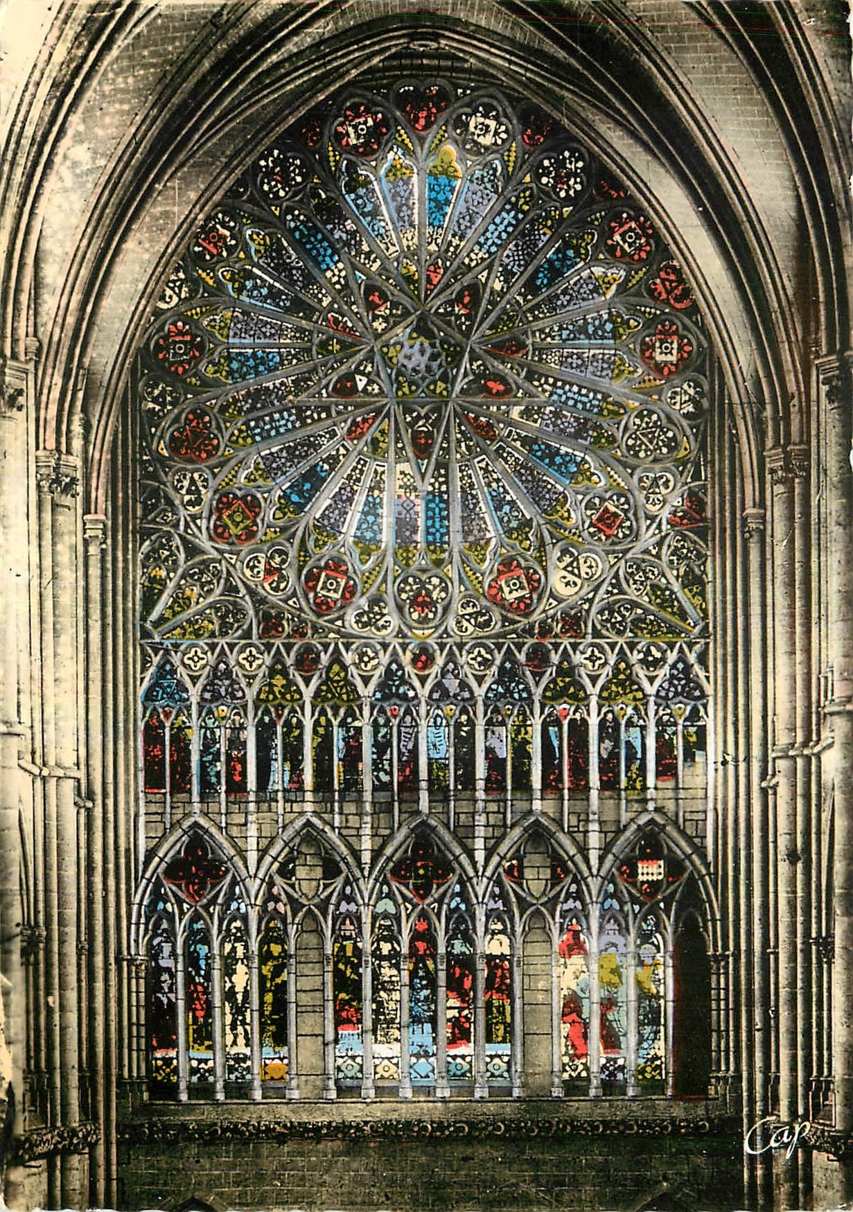 CPM Amiens La Cathedrale Rosace du Transept 