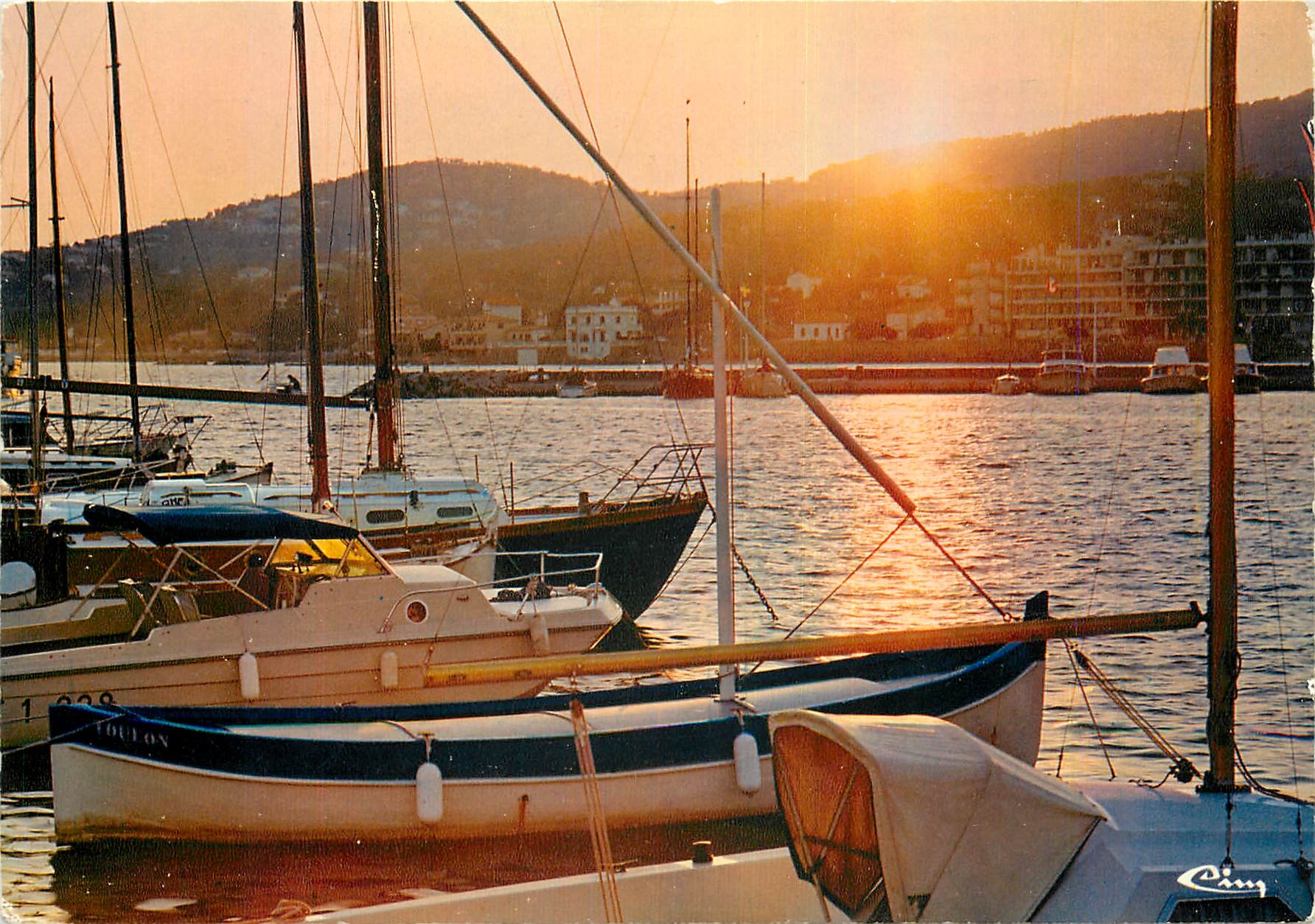 CPM Cote d'Azur France Ste Maxime Var Coucher de soleil sur le port 
