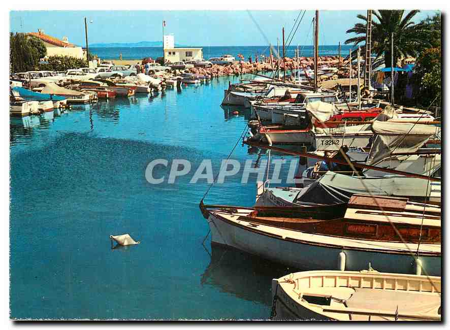CPM Hyeres les Palmiers Var l'Ayguade Entree du port La Capitainerie 