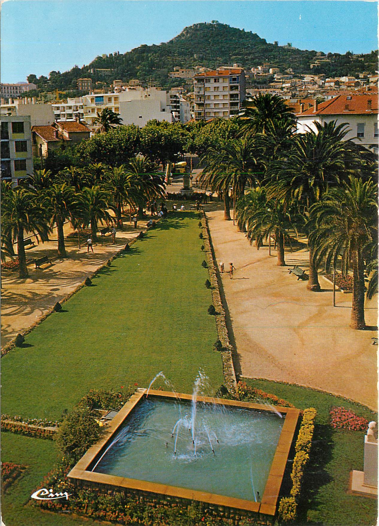 CPM Cote d'Azur France French Riviera Hyeres Var Place Th Lefevre 