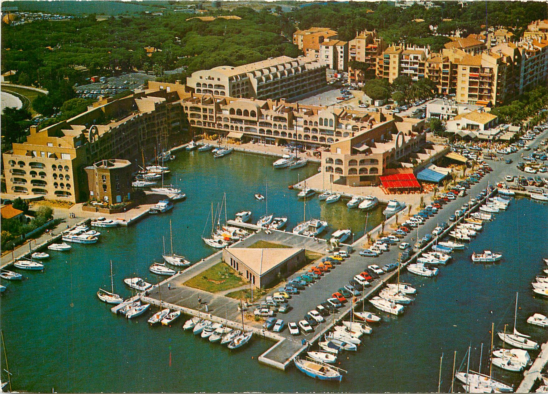 CPM Hyeres Var Le Port St Pierre Vue aerienne 