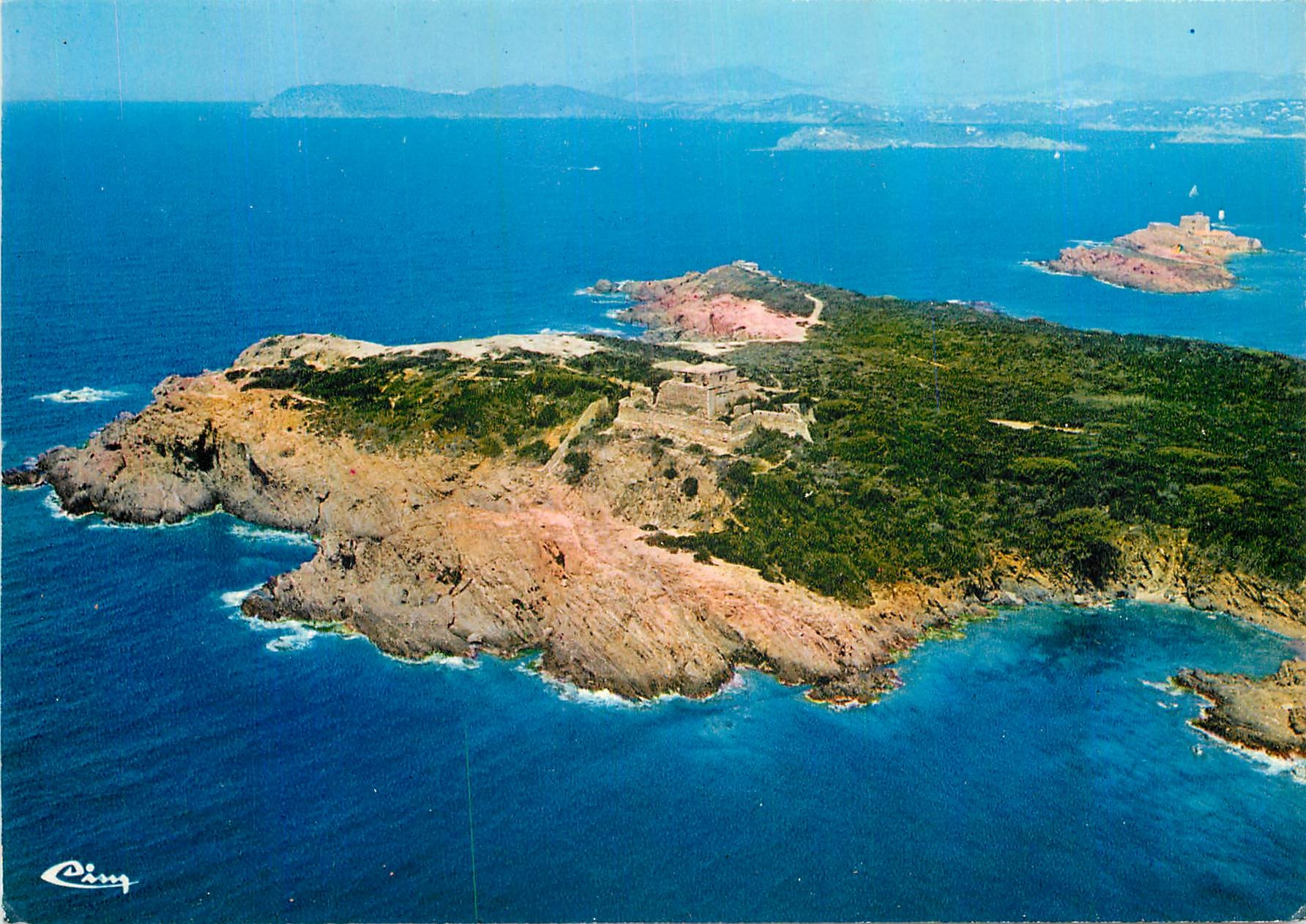 CPM Ile de Porquerolles La Perle des Iles d'Or Vue aerienne La pointe du Langoustier 
