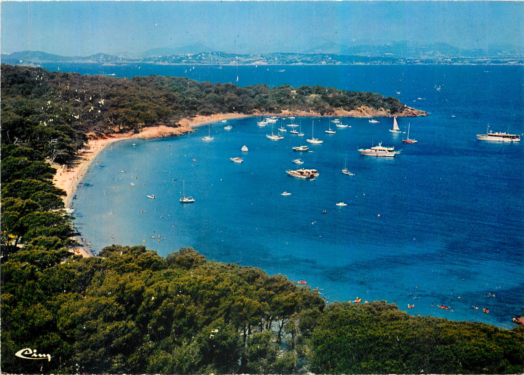 CPM Cote d'Azur France French Riviera Ile de Porquerolles La Perle des Iles d'Or Vue aerienne La Pin