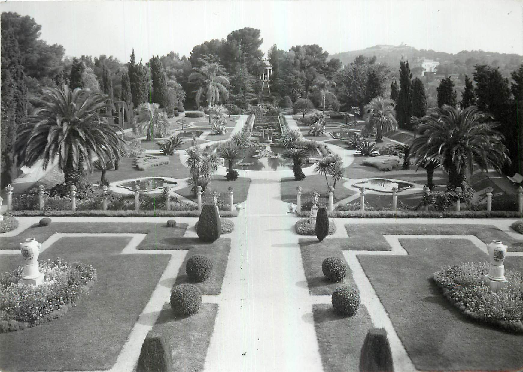 CPM Saint Jean Cap Ferrat A M Jardins a la Franncaise 