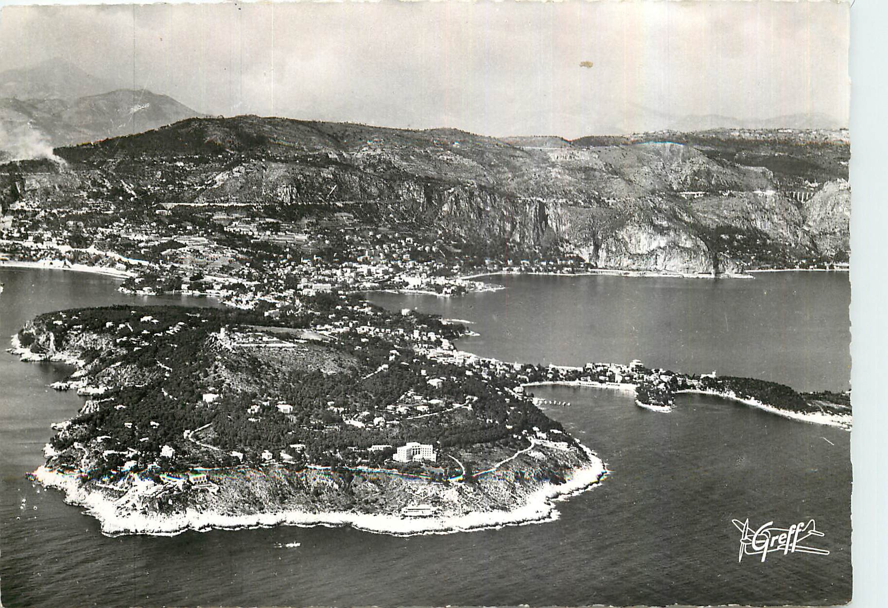 CPM En Cote d'Azur Saint Jean Cap Ferrat Alpes Maritimes Vue aerienne La Rade Le Grand Hotel du Cap 